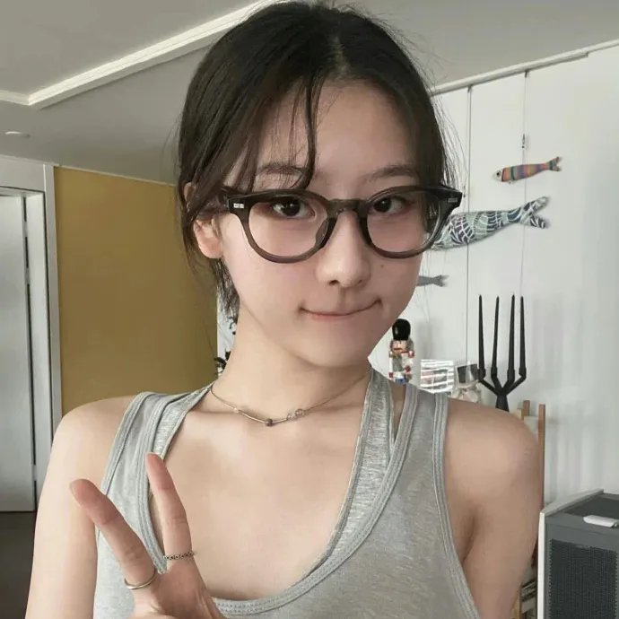袖珍女仆小梅